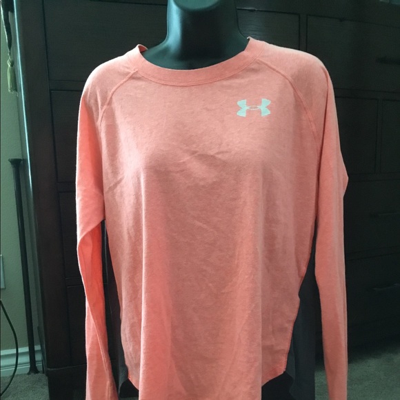 Under Armour Tops - Under Armour long sleeve size Medium